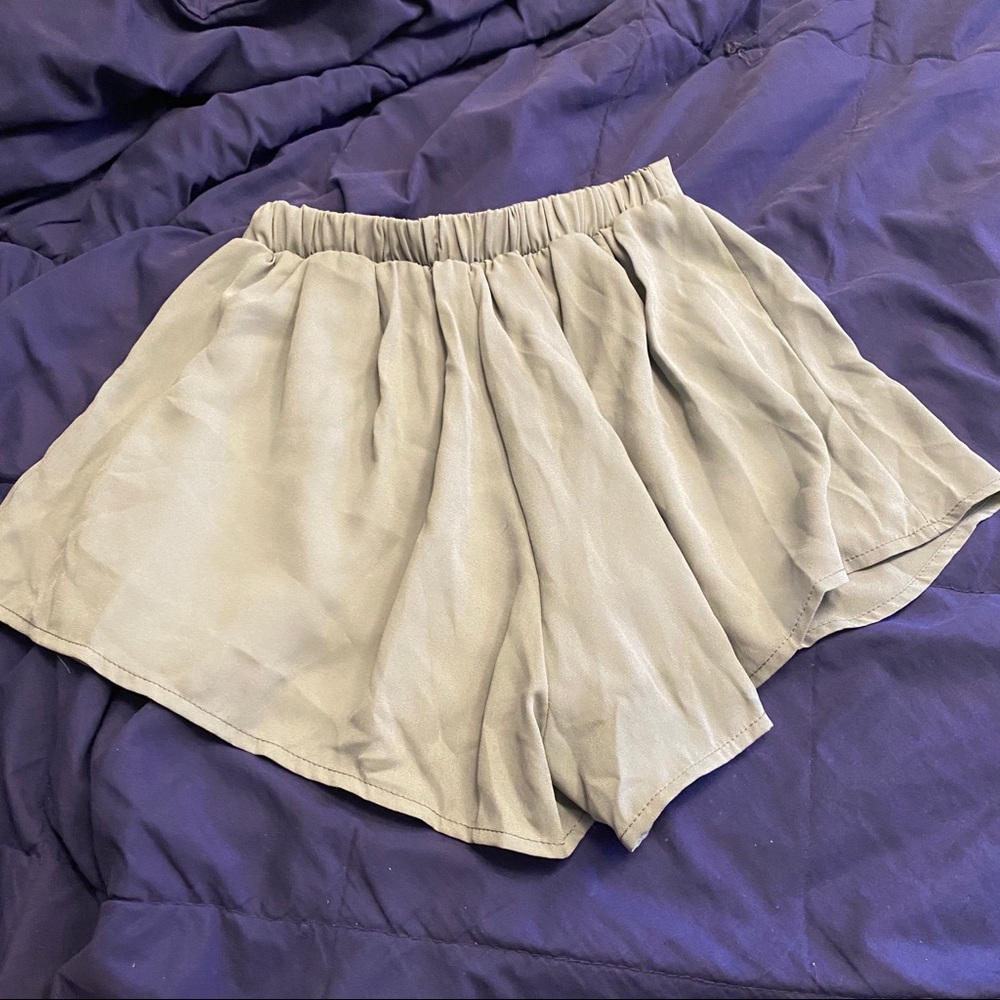 Two piece set - Picture 3 of 5